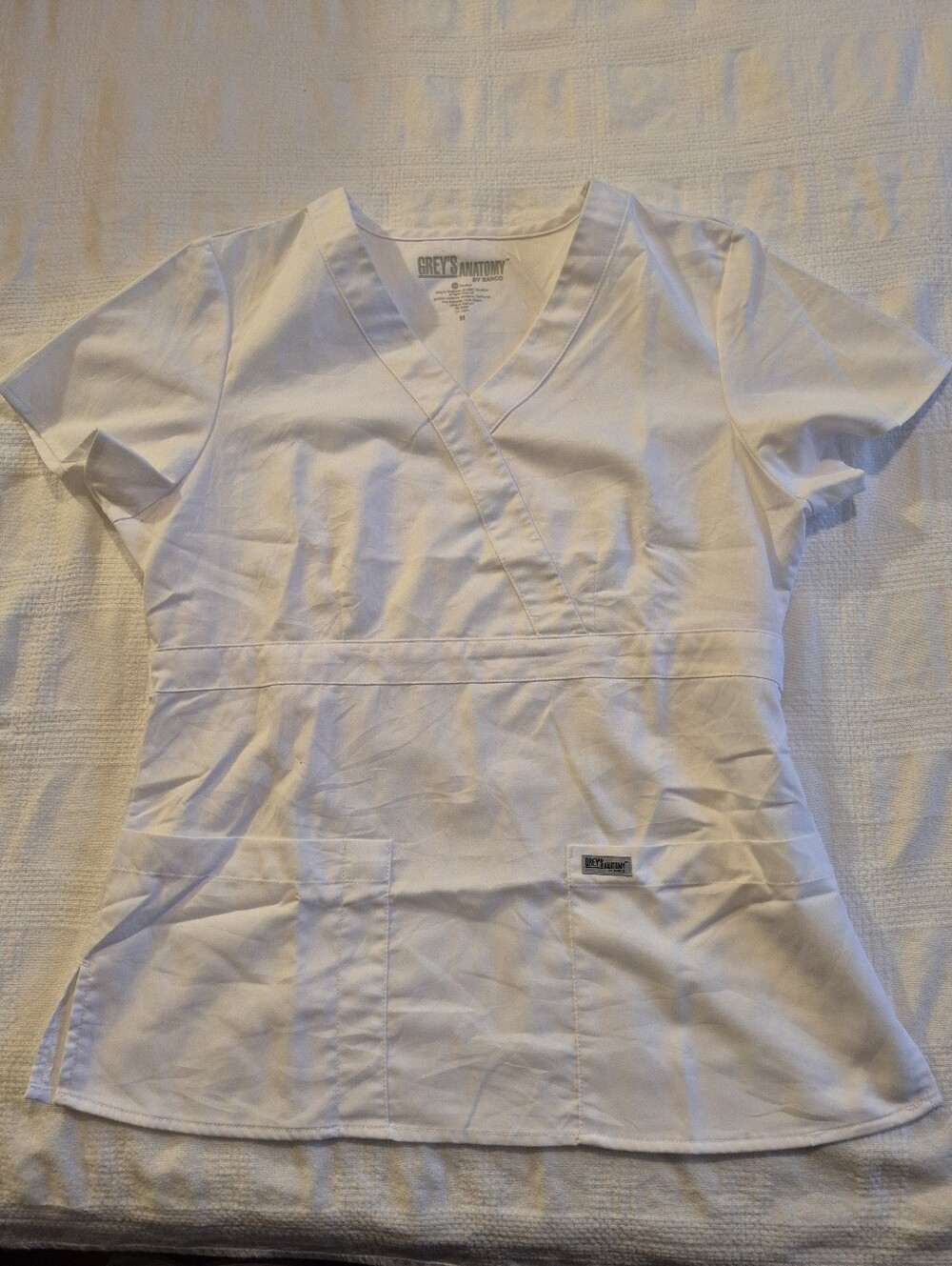 Barco women's Medium fitted white scrub top VGUC